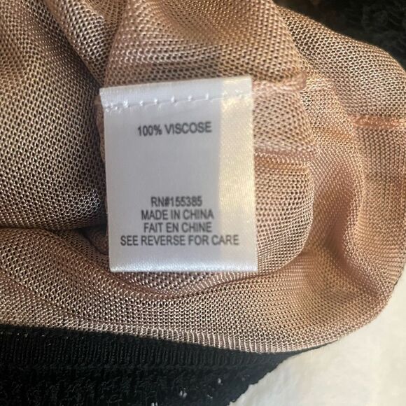 Ronny Kobo Elegant Cropped Black Lace Top - Picture 7 of 8